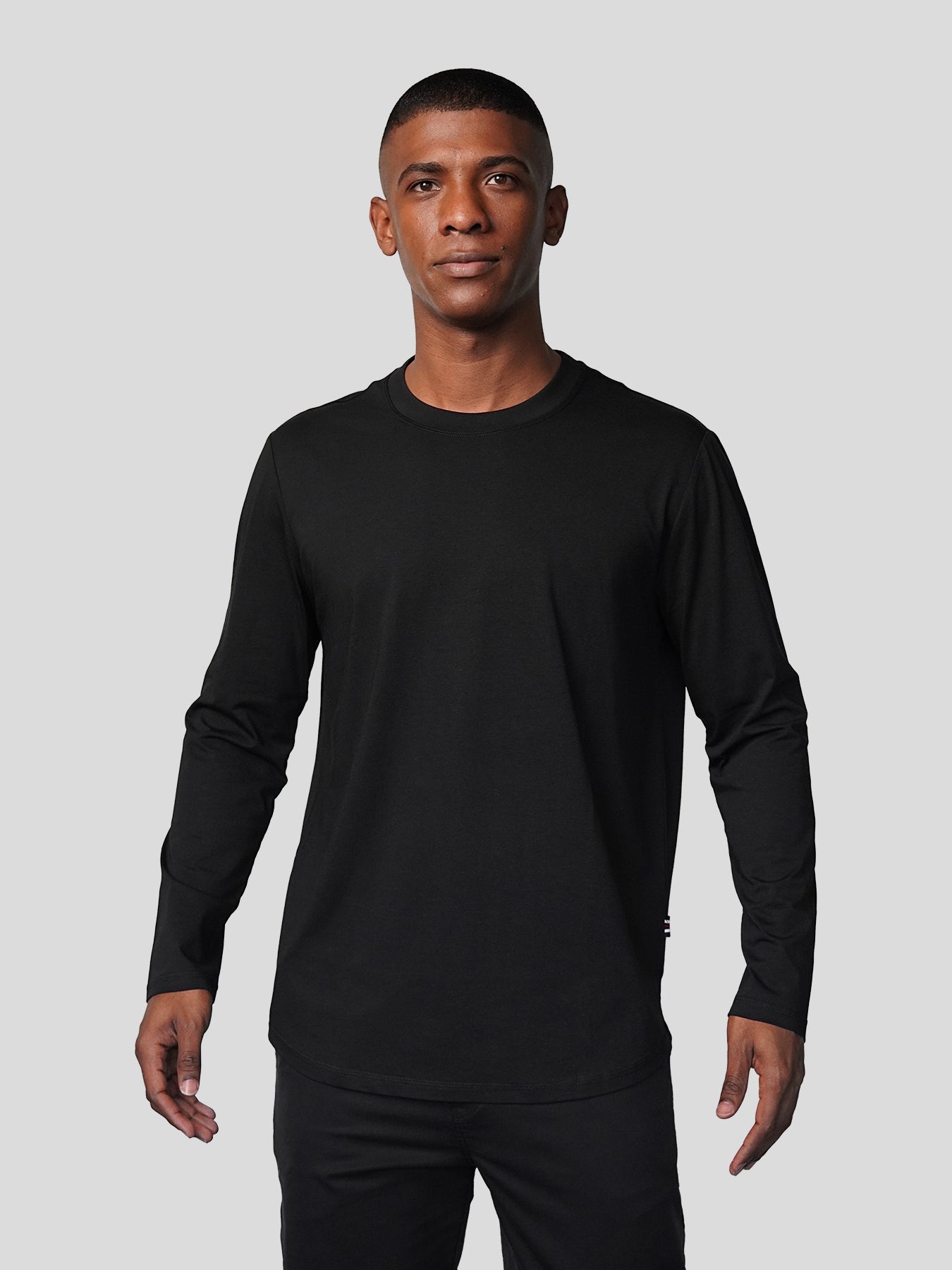 Camilo camiseta de manga larga con bajo curvo corte clásico