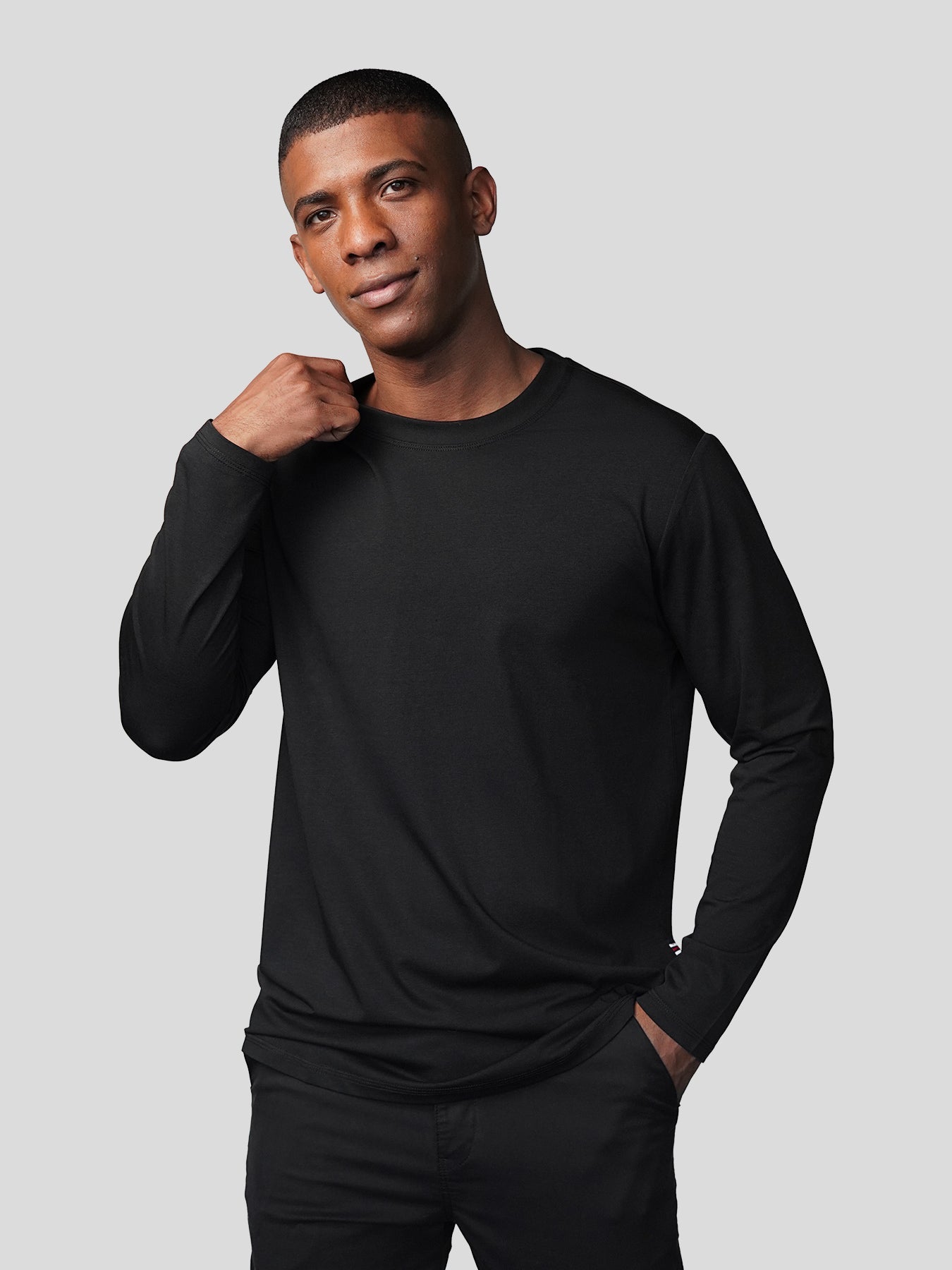 Camilo camiseta de manga larga con bajo curvo corte clásico