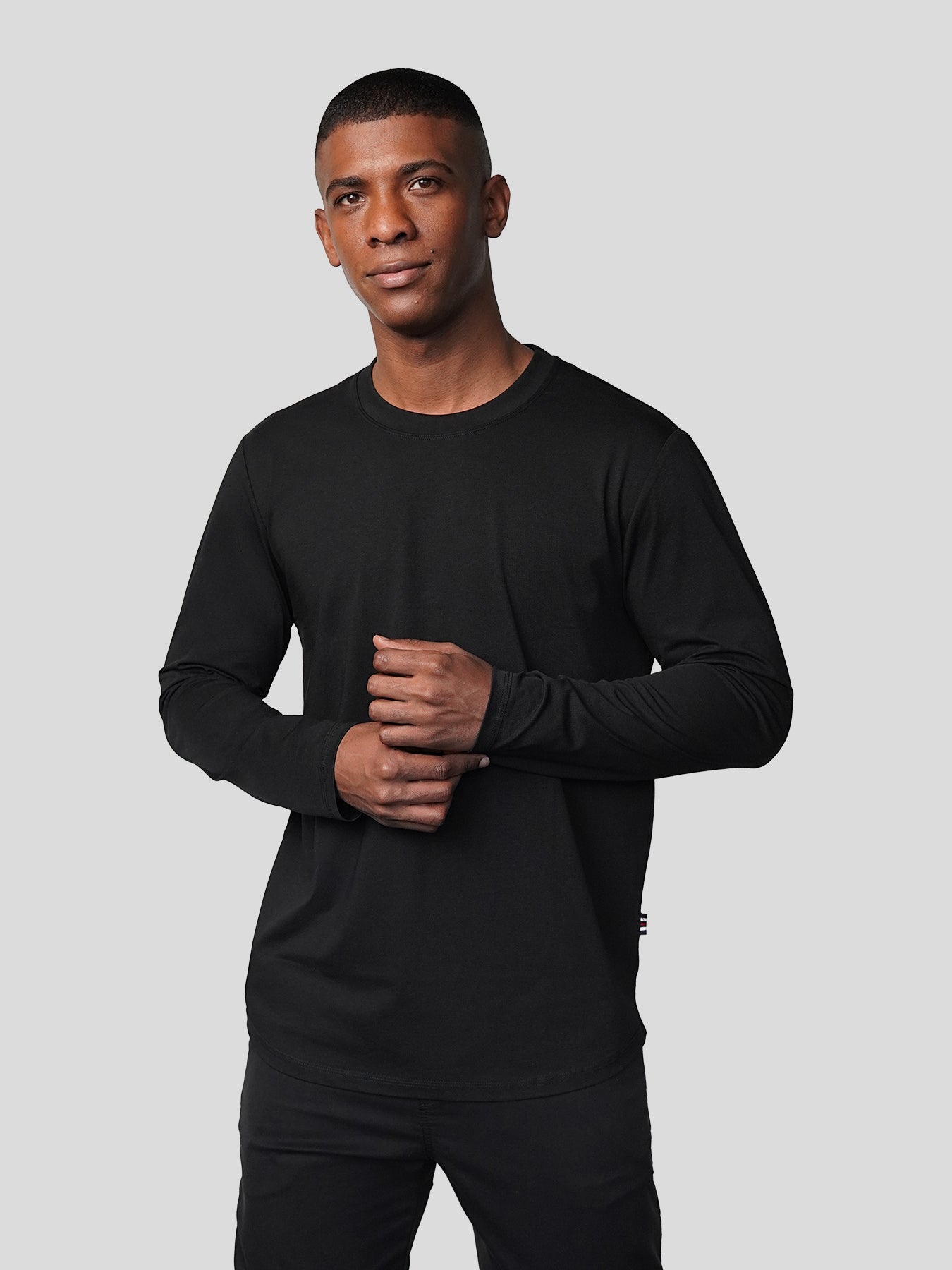 Camilo camiseta de manga larga con bajo curvo corte clásico