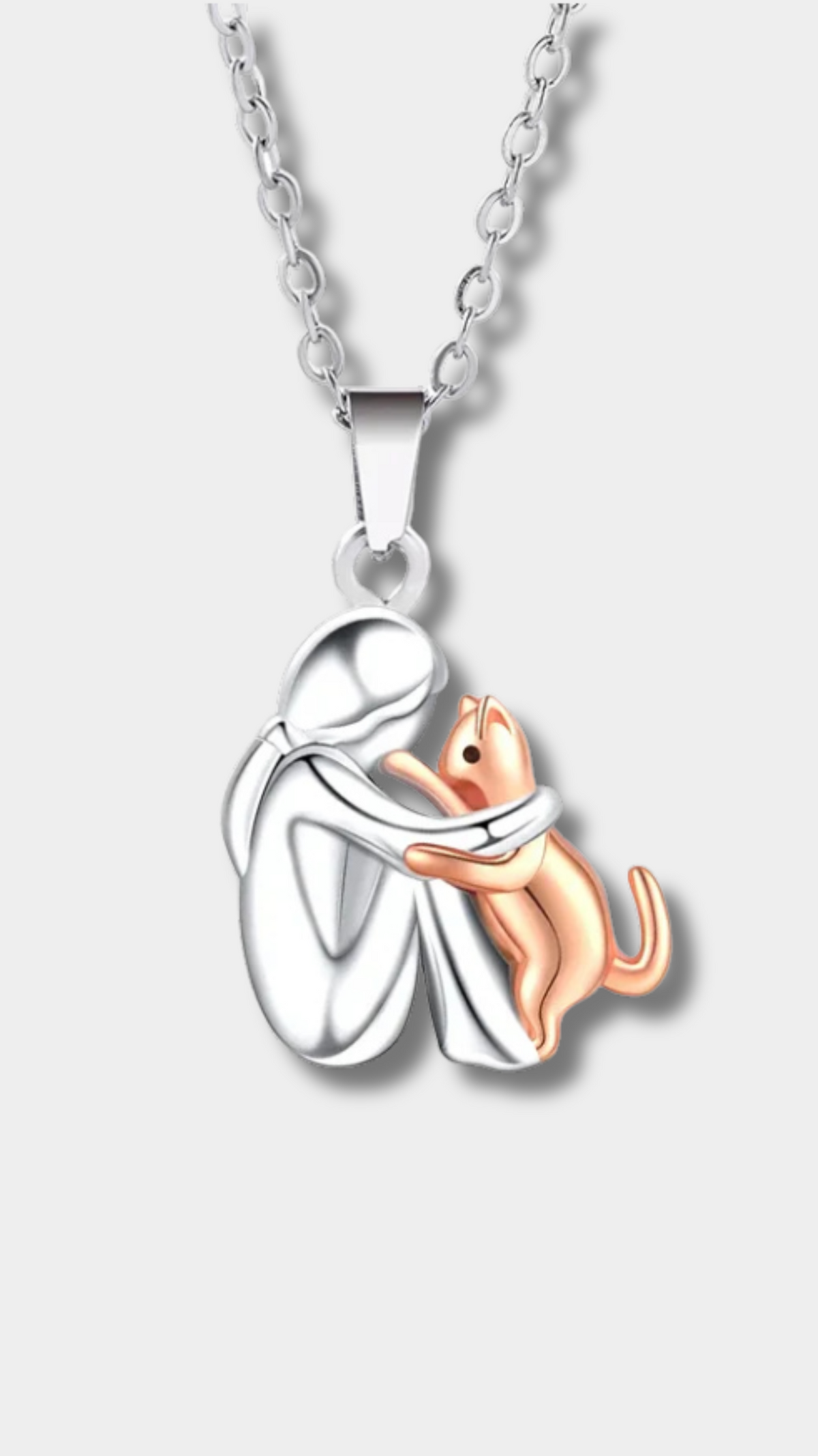 Collar con colgante de un gato abrazando
