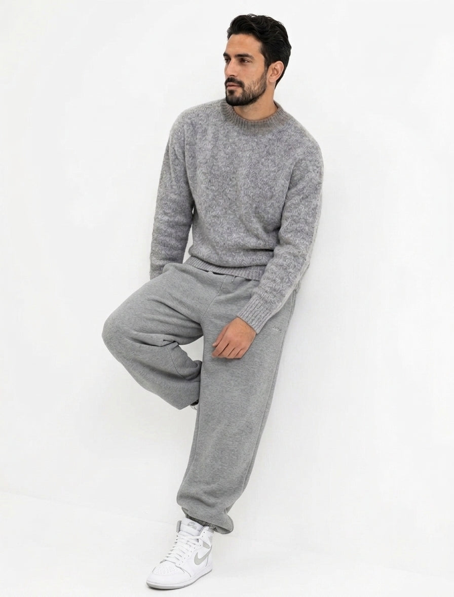 Jersey de punto acogedor en gris melane